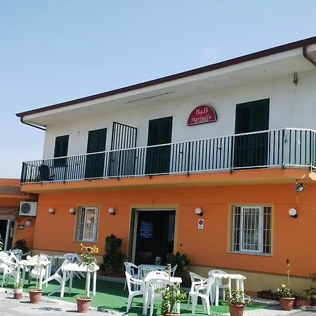 Marinella فندق مبيت وإفطار *